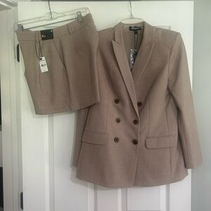 Express Beige Shorts Suit